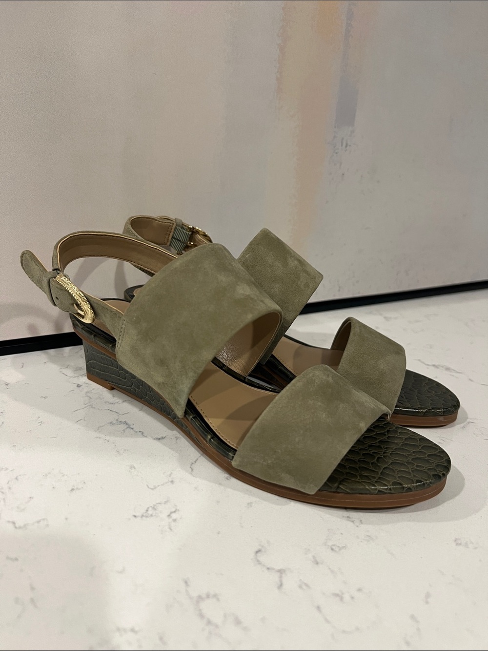 Judith Ripka olive-green suede leather sandals size 6.5